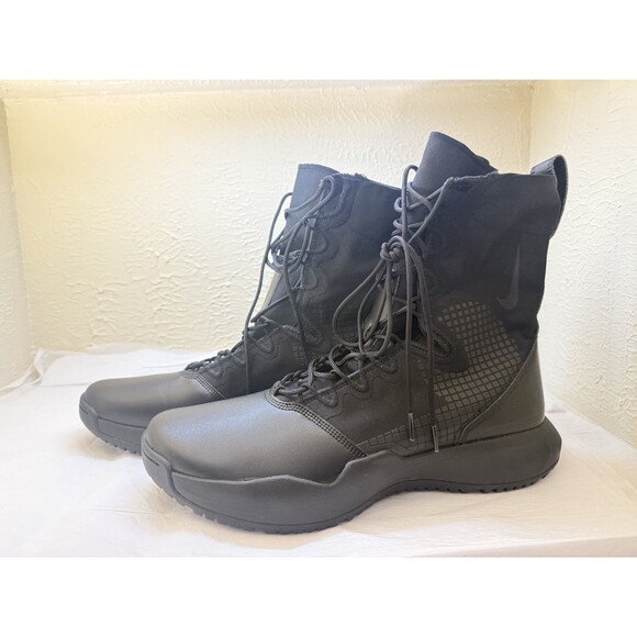 Nike SFB B2 Mens size 15 'Triple Black' Tactical Outdoor Boots FN3717-001 NWOB - Picture 1 of 9